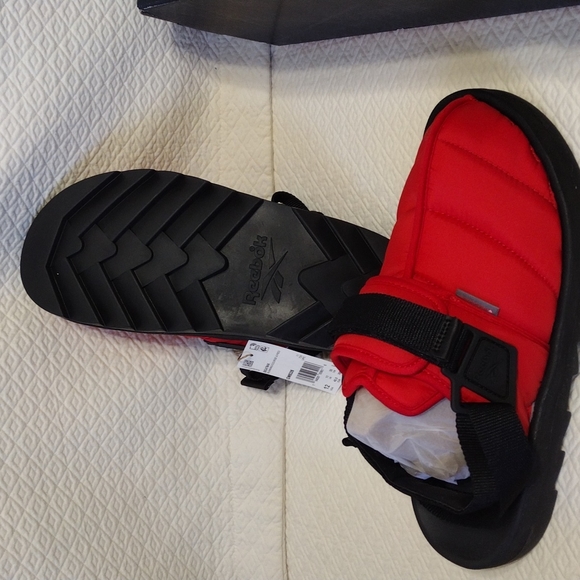 Sandals_&_Flip_Flops